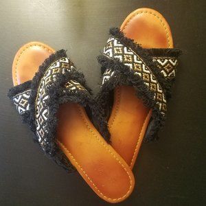 Woven slide sandals